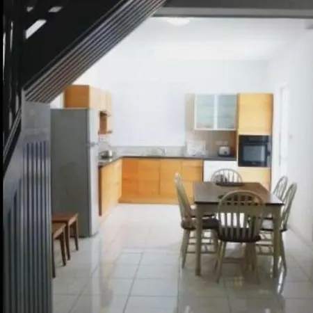 בית נופש Independent Luxury House In City Center
