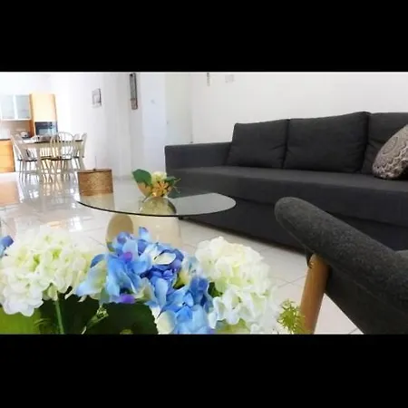 Independent Luxury House In City Center *